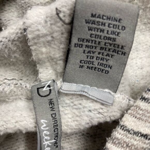 NEW DIRECTIONS WEEKEND, Women’s Hooded Sweatshirt, Sz M, lace, gray&white - Picture 3 of 10